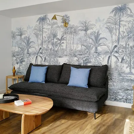 Carlton - Renovee Avec Piscine Aparthotel 4*