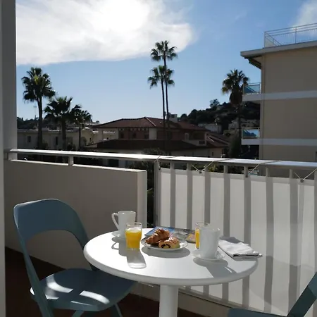 Carlton - Renovee Avec Piscine