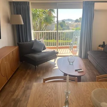 Carlton - Renovee Avec Piscine Aparthotel 4*